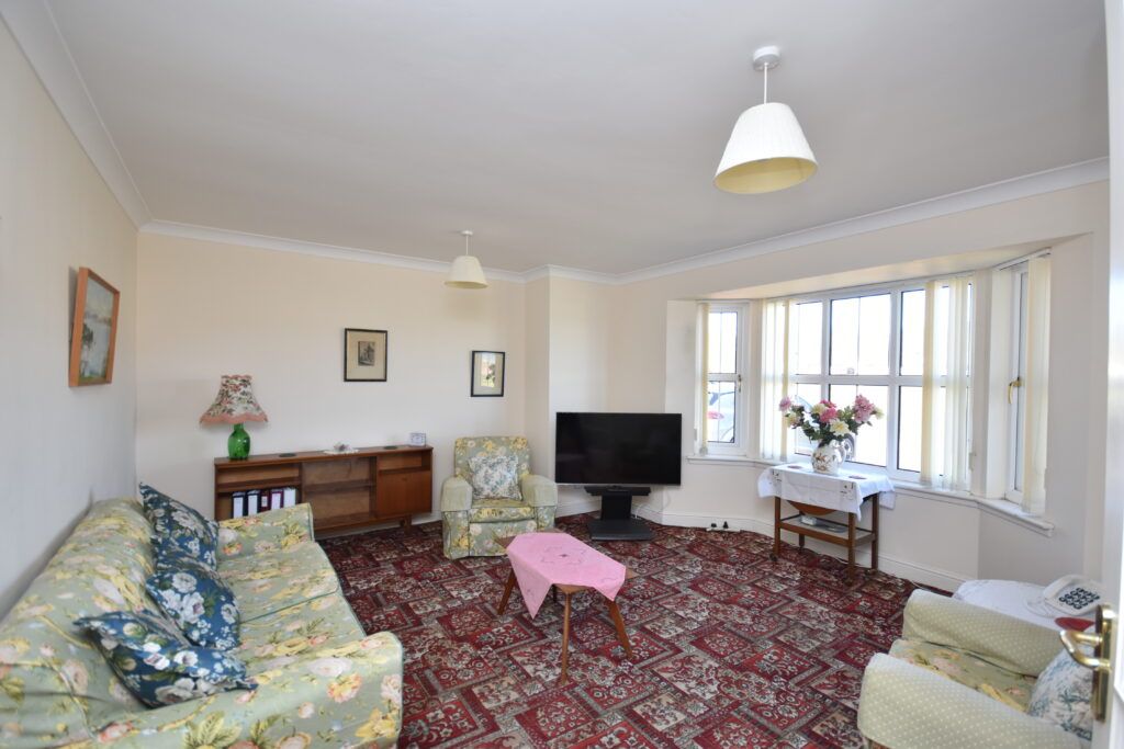 Property photo 2 of 35