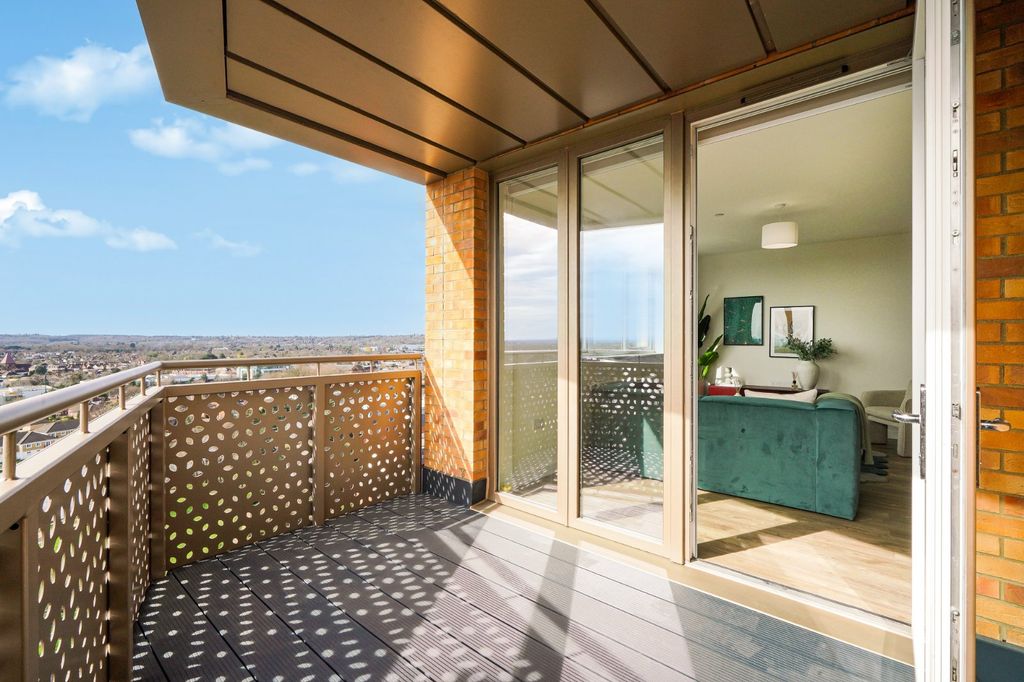 Additional image 6 of 2 bed flat to rentElmsleigh Road, Staines-Upon-Thames TW18