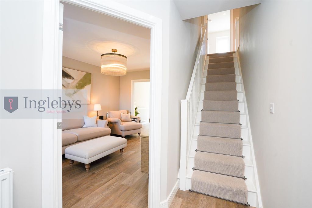 Property photo 3 of 40