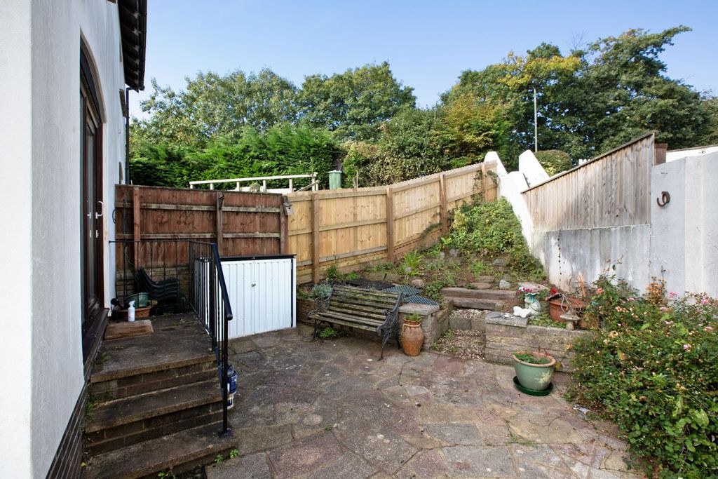 Property photo 2 of 11 Photo 2