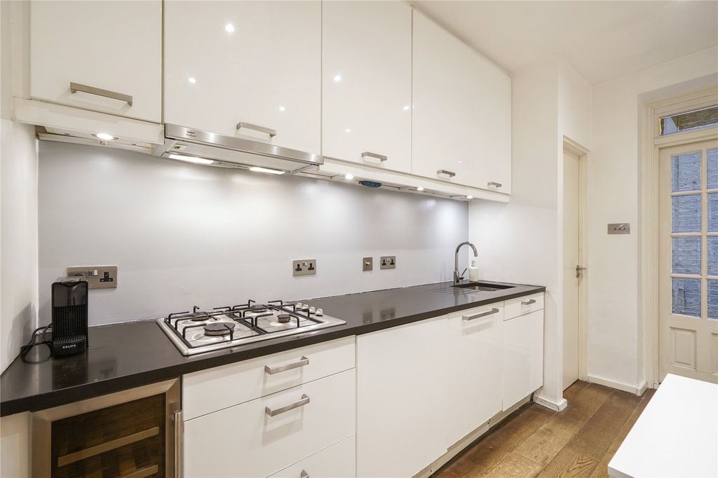 Property photo 2 of 15 Picture No. 16