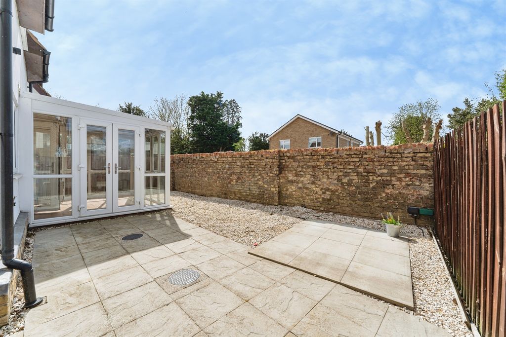 Property photo 3 of 15