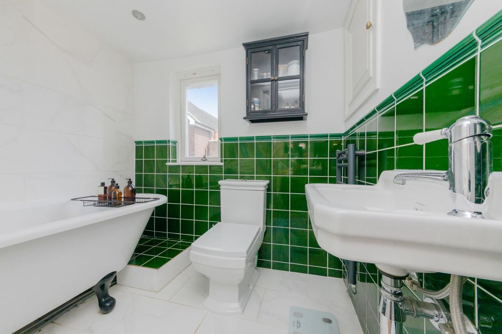 Property photo 3 of 11