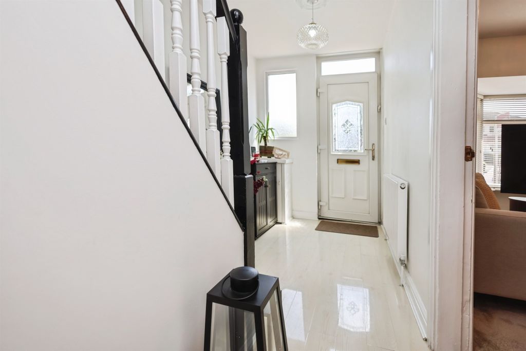 Property photo 2 of 27