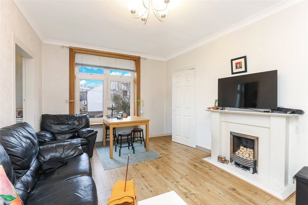 Property photo 2 of 18 Picture No. 17