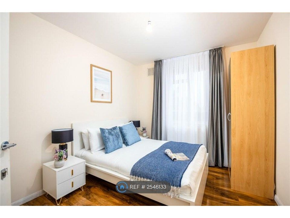 Property photo 3 of 11 Bedroom 1