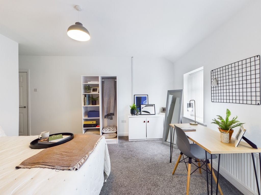 Property photo 1 of 16 A Spacious And Beautifully Designed Large Double B...