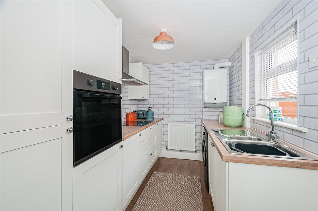 Property photo 2 of 17 4 Edgar Terrace2.Jpg