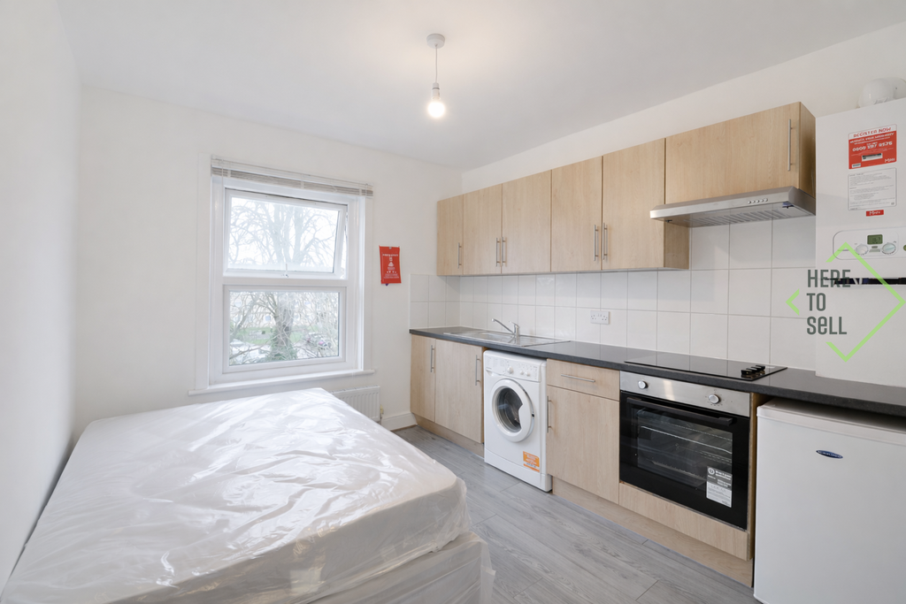 Property photo 2 of 4 Woodland Road N11 - Studio1