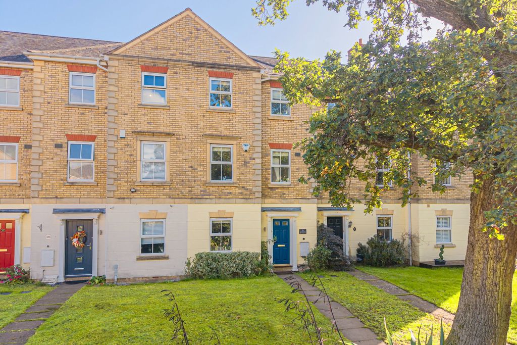 Property photo 1 of 37
