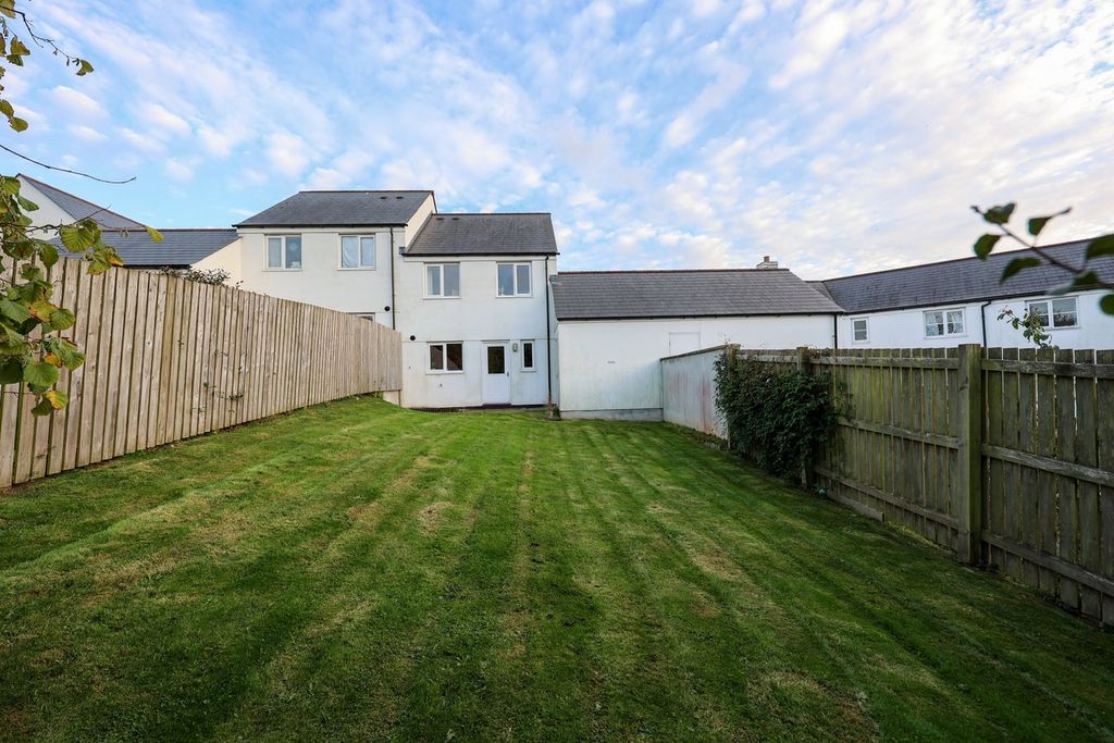 Property photo 3 of 14