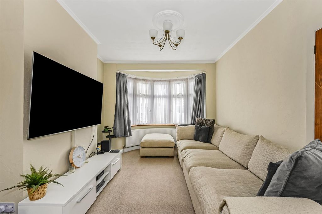 Property photo 3 of 19