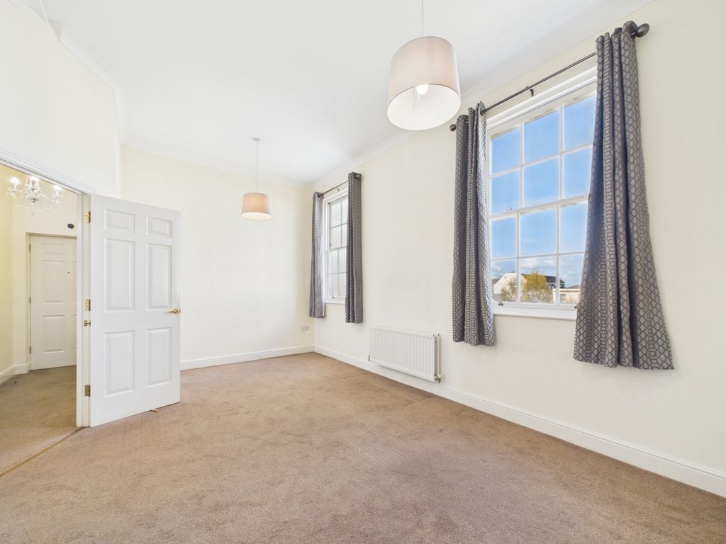 Property photo 3 of 10 Cam01740G0-Pr0537-Still002