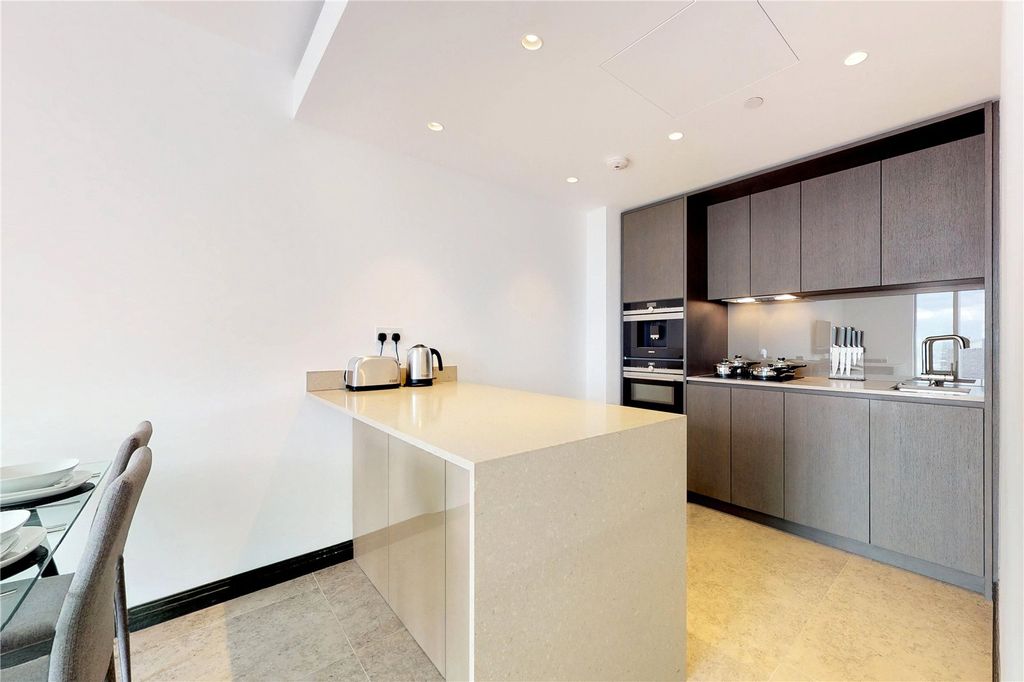 Property photo 2 of 9 Reception/Kitchen