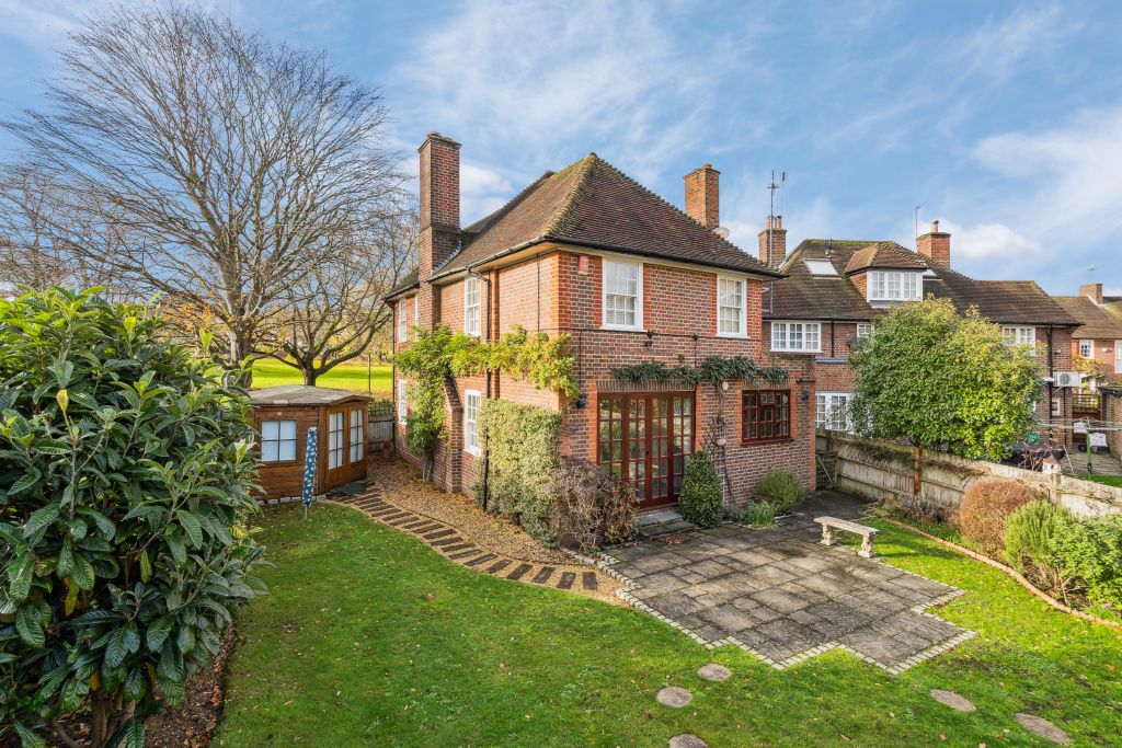 Property photo 2 of 15