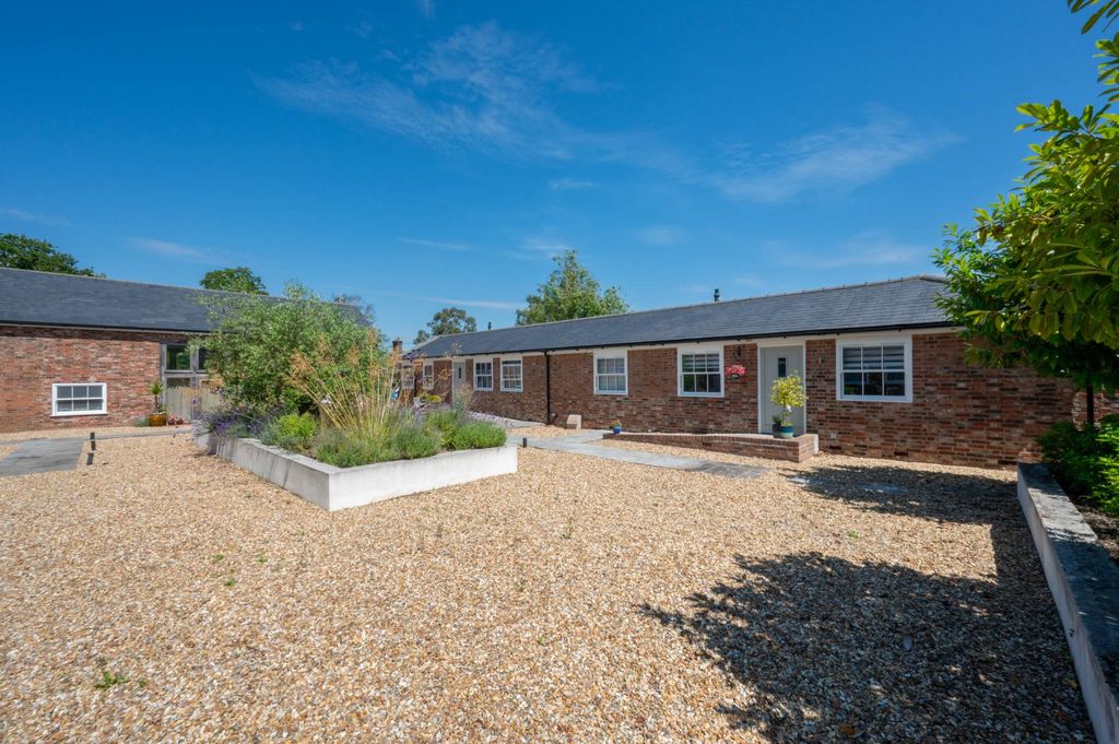 Property photo 2 of 26