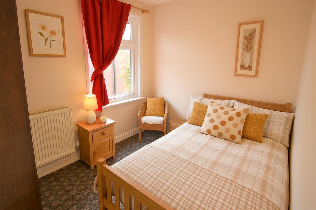 Property photo 2 of 7 5.Png