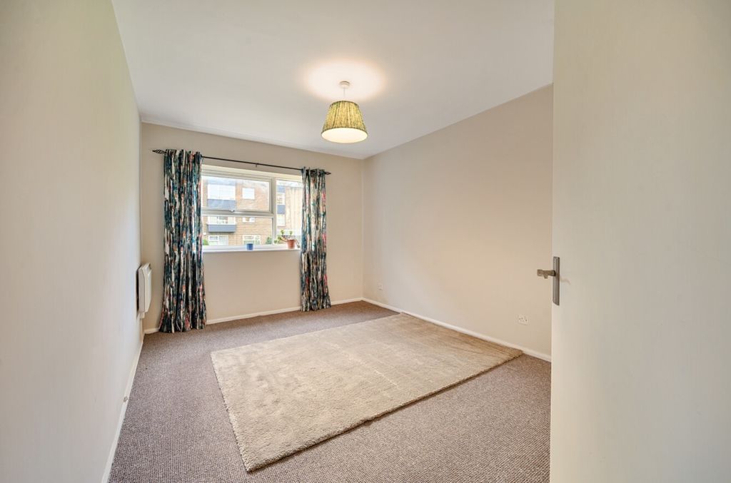 Property photo 2 of 8 Bedroom