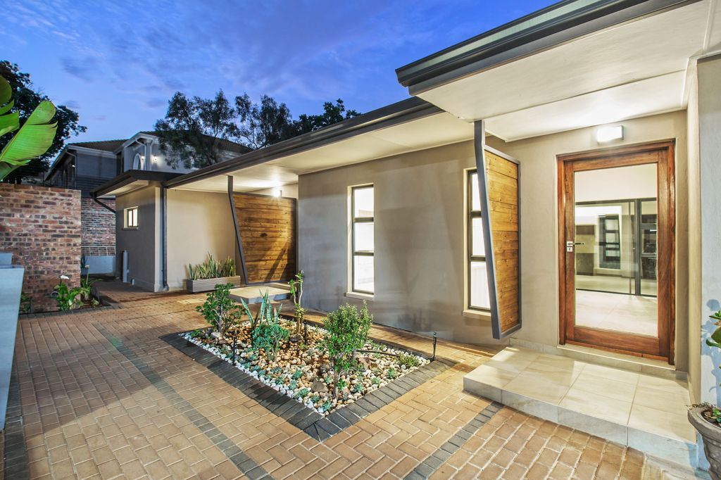 Property photo 2 of 66