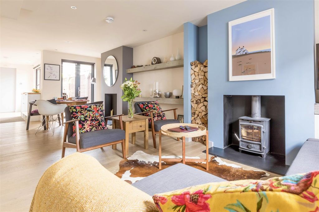 Property photo 2 of 14 Sydenham Street, Whitstable