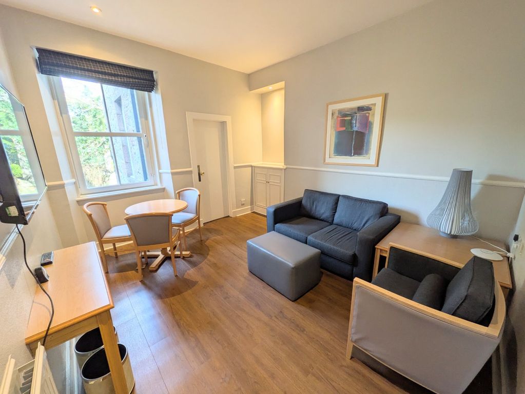 Property photo 3 of 9 Photo 3