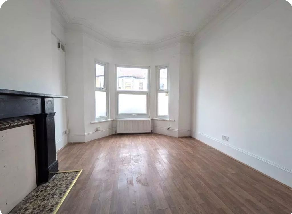 Property photo 3 of 13 Img_2088