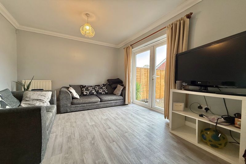 Property photo 3 of 11 Living Room