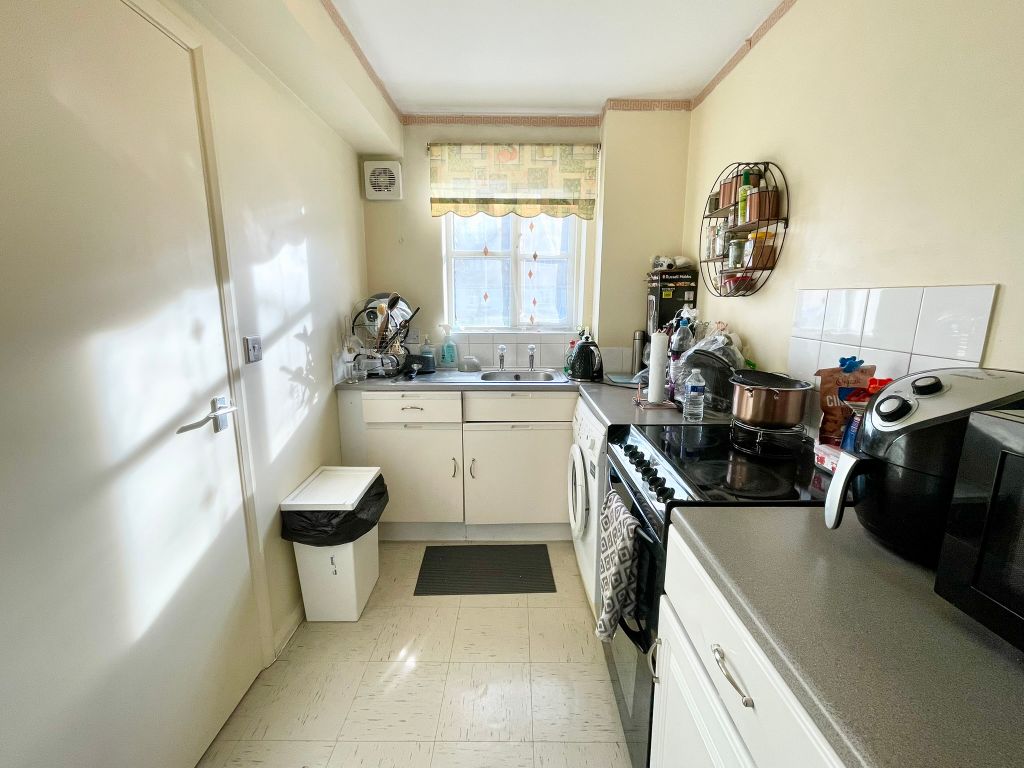 Property photo 2 of 23