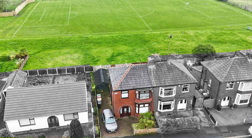 Property photo 1 of 19 External