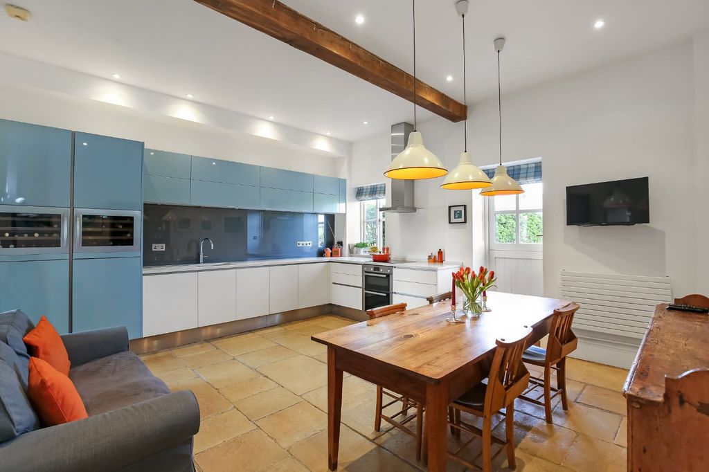 Property photo 3 of 13 Picture No. 02