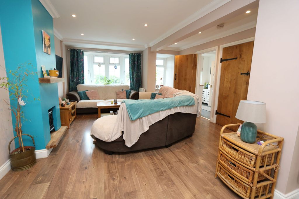 Property photo 2 of 29