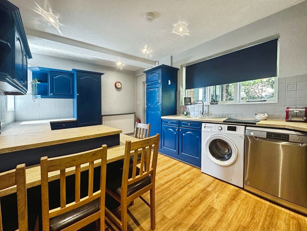 Property photo 3 of 12 Breakfast Kitchen