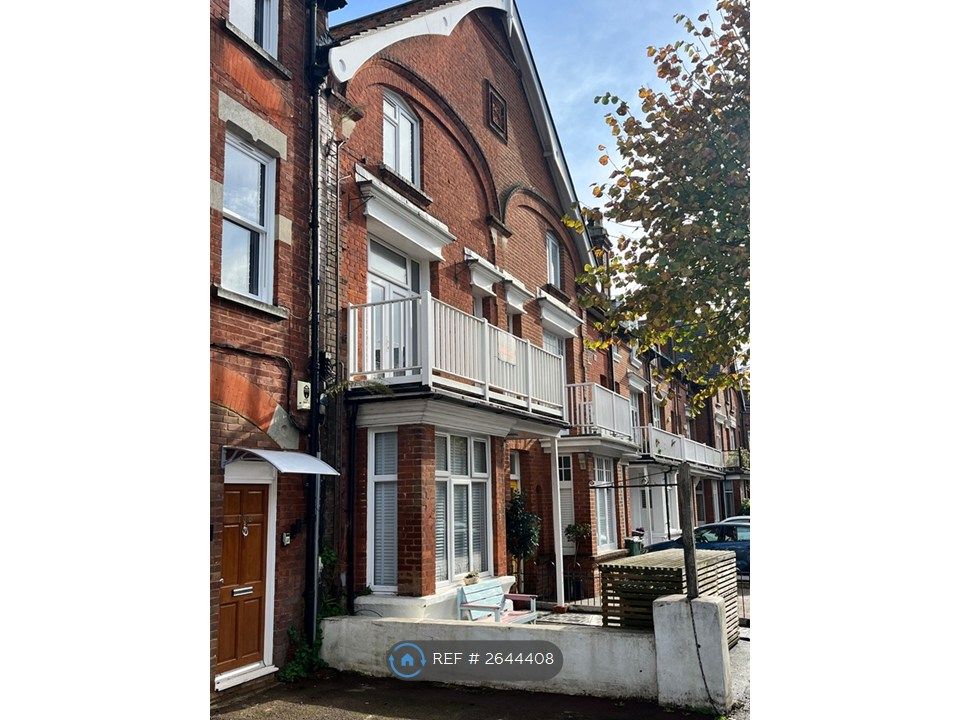 Property photo 3 of 32