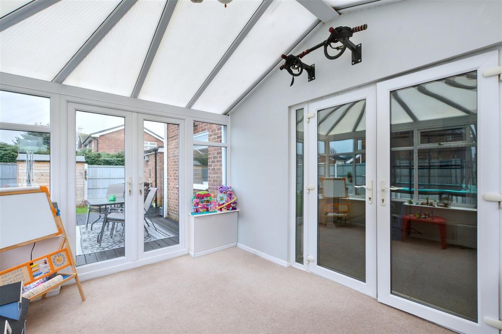 Property photo 3 of 20 Conservatory