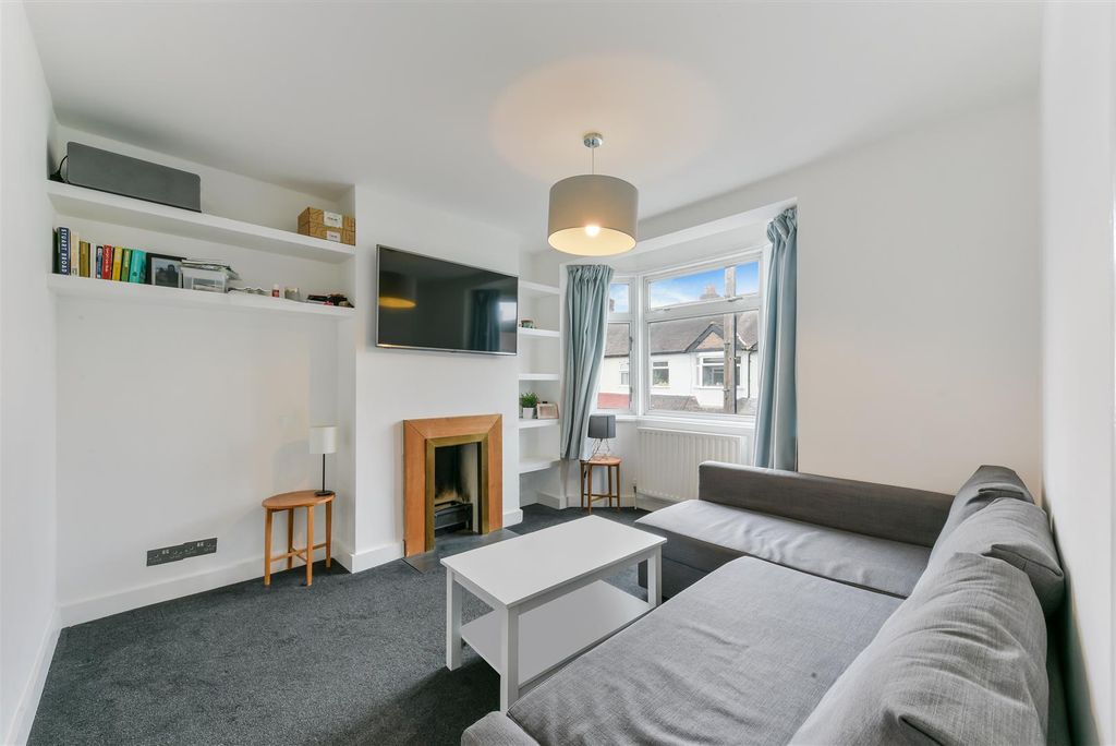 Property photo 2 of 10