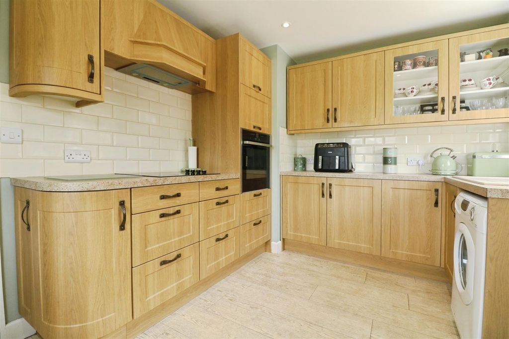Property photo 3 of 15 Kitchen