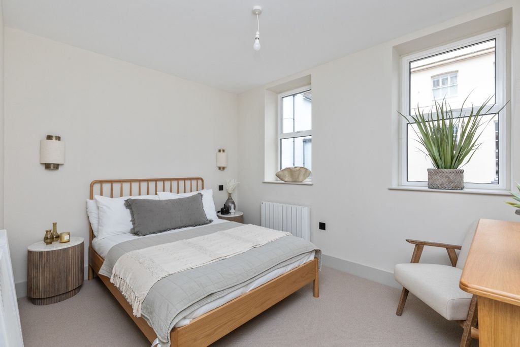 Property photo 3 of 12 4319965
