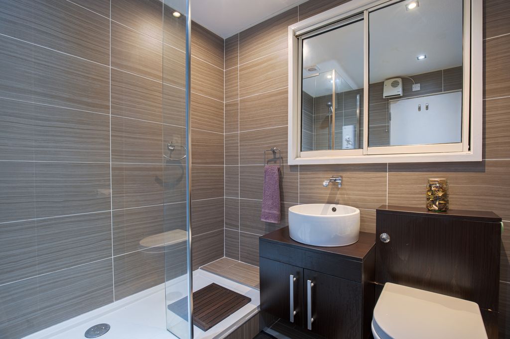 Property photo 3 of 5 Bathroom