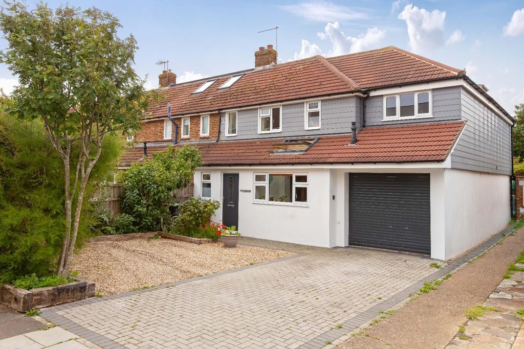 Property photo 1 of 26 Harbour Way_26.Jpg