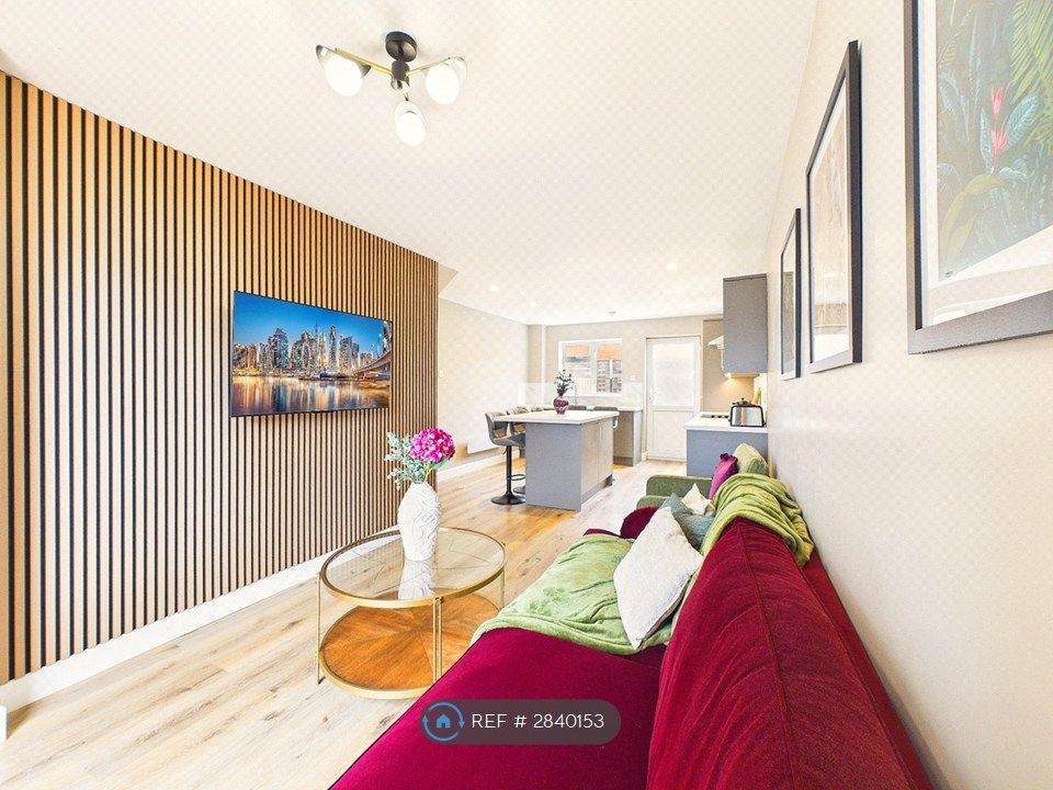 Property photo 3 of 35