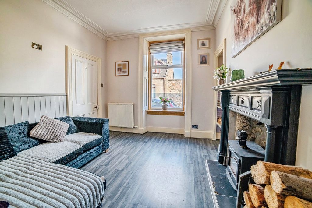 Property photo 3 of 24