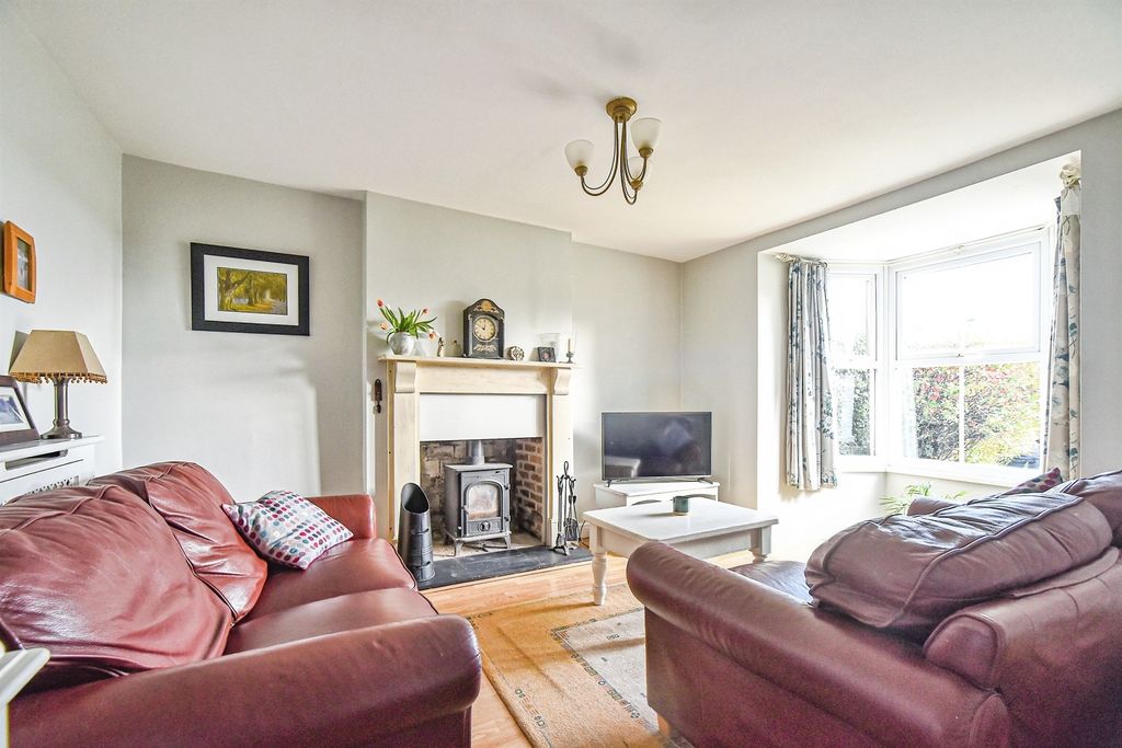 Property photo 2 of 18