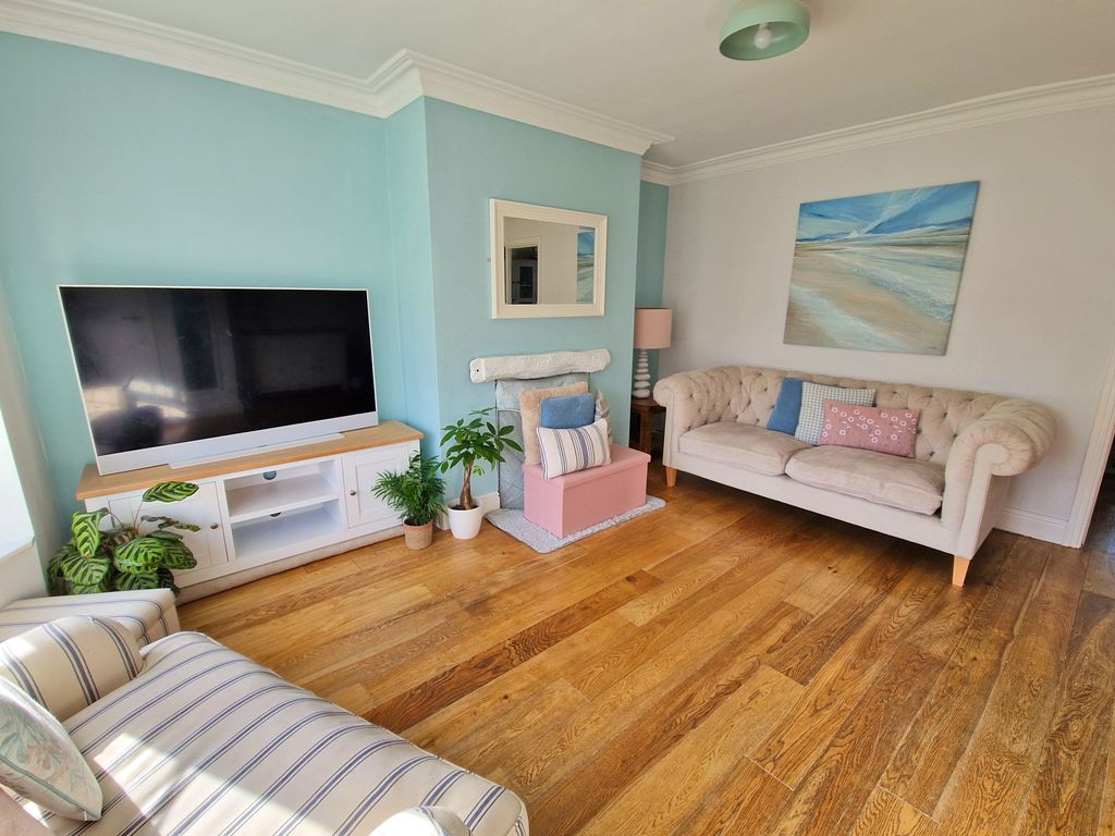 Property photo 2 of 23