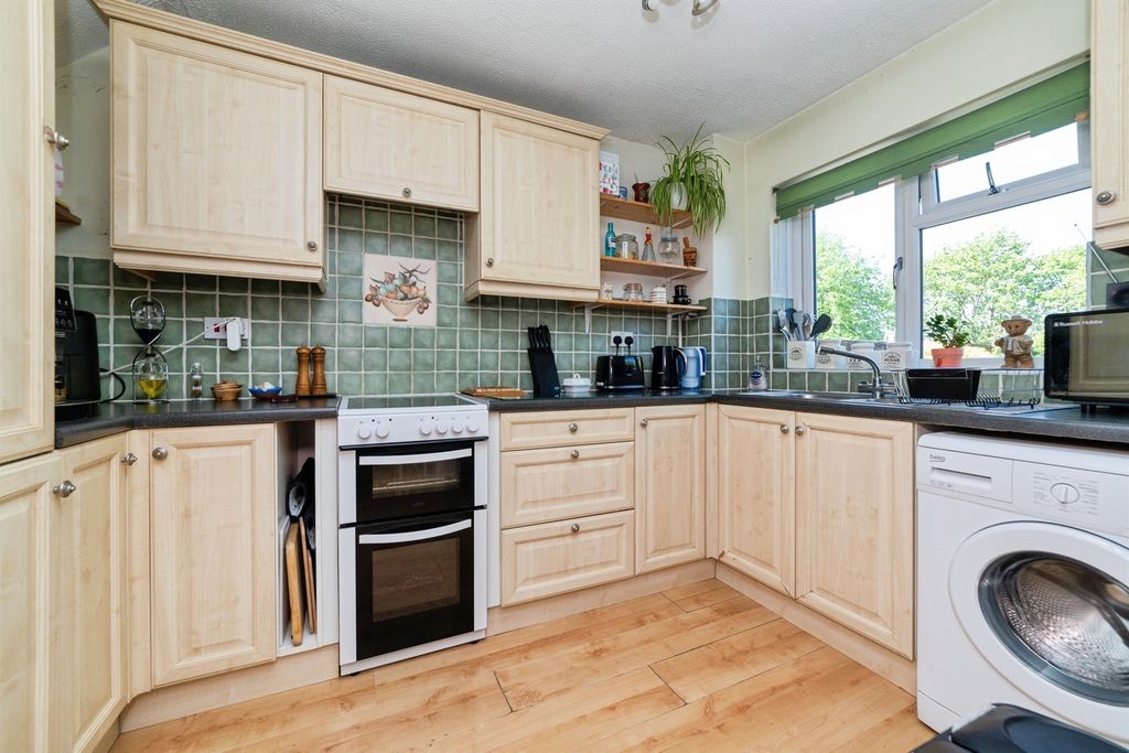 Property photo 3 of 18