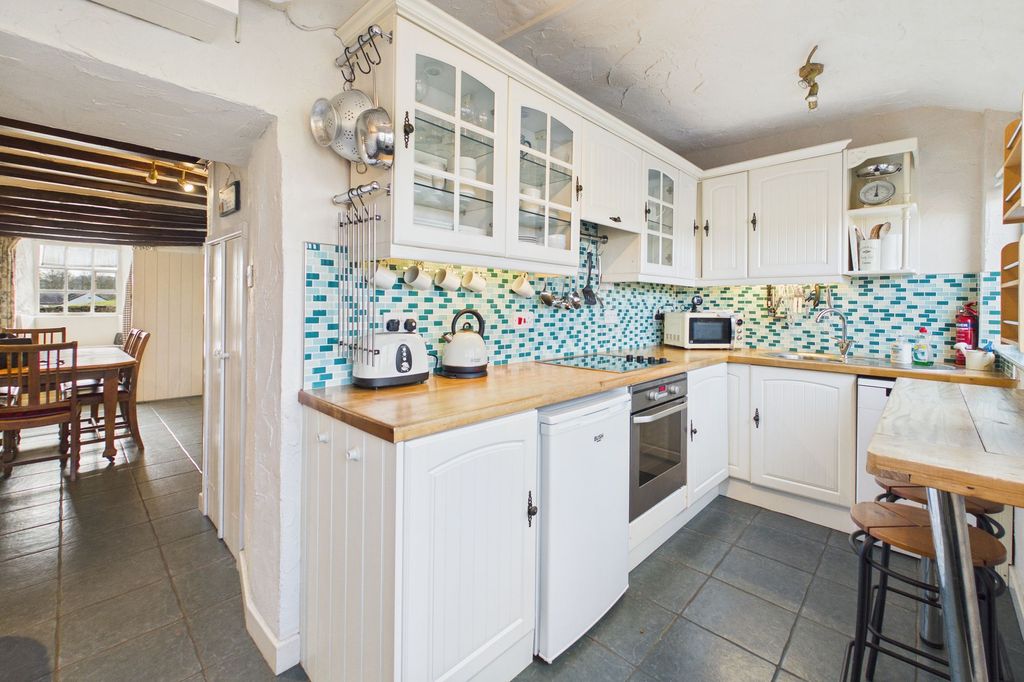 Property photo 2 of 29