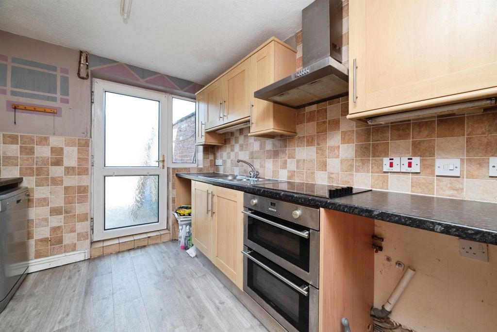 Property photo 3 of 12
