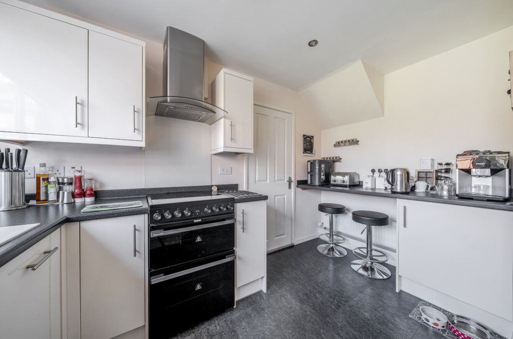 Property photo 3 of 22 1449891-3-69E81156dc144