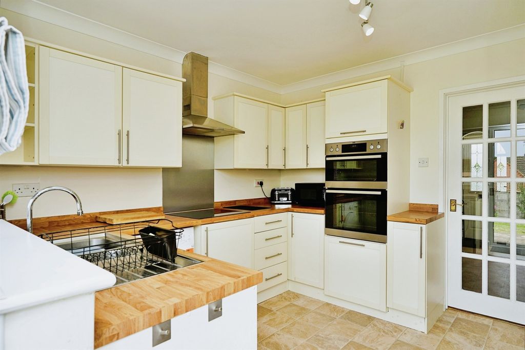 Property photo 3 of 15