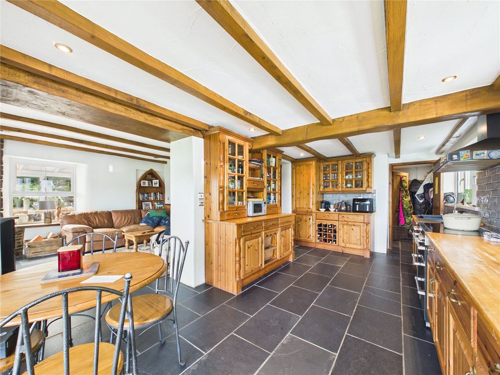 Property photo 3 of 21 Picture No. 34