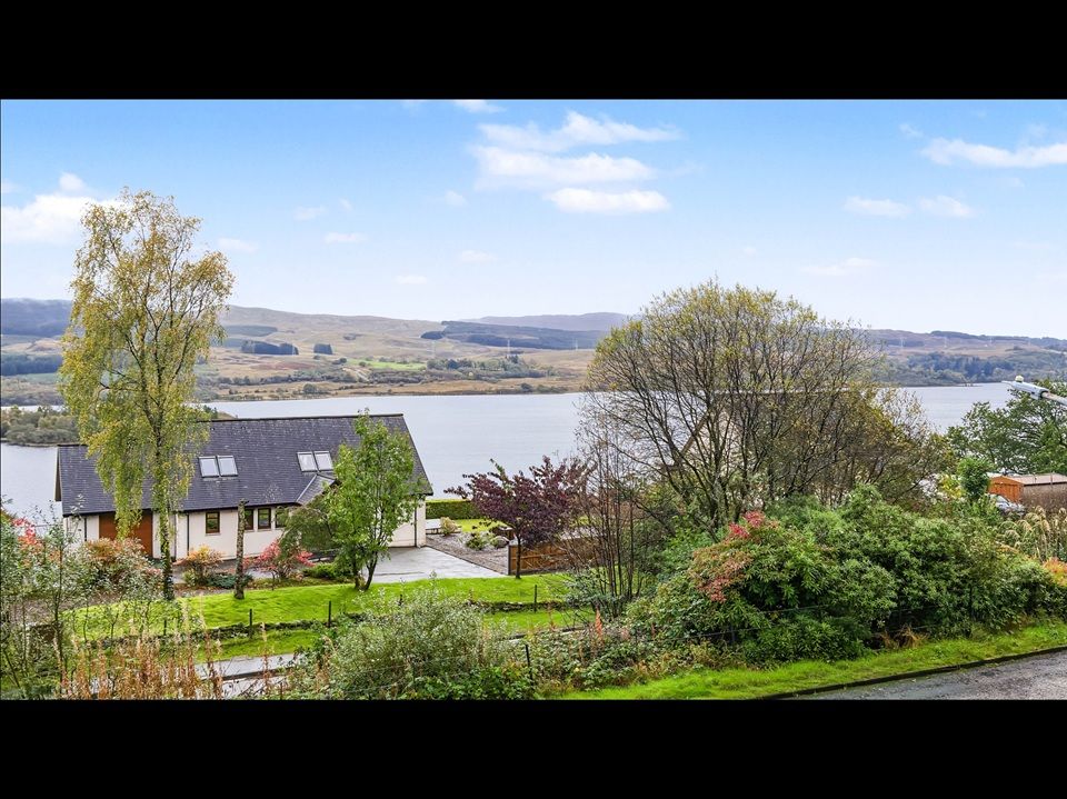 Property photo 2 of 32